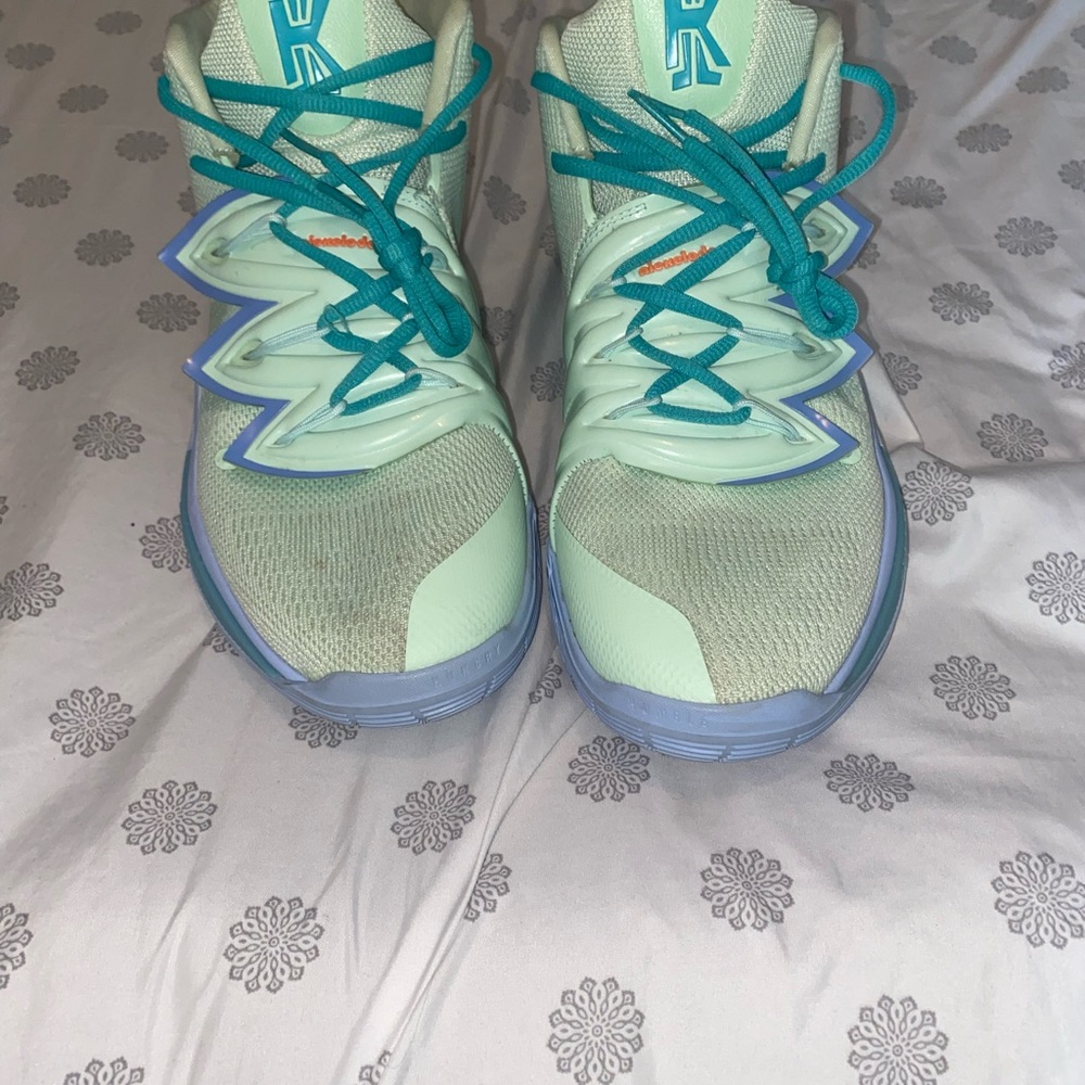 Kyrie 5 Squidward